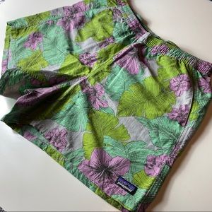 Large Patagonia Floral Baggies Shorts